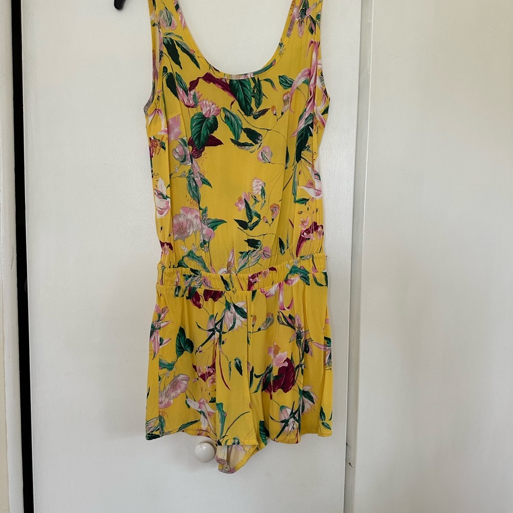 Veto Moda Floral Yellow Romper